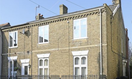 3 Bed in Woodbridge 8