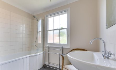 3 Bed in Woodbridge 6