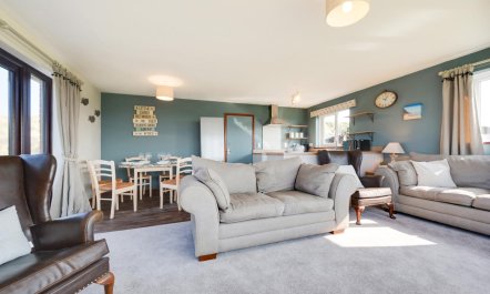 3 Bed in Eccles Beach 3