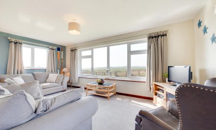 3 Bed in Eccles Beach 2