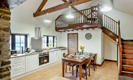 2 Bed in Llanfairpwllgwyngyll 1