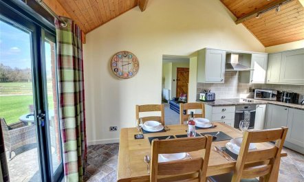 2 Bed in Llandinam 1