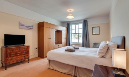 3 Bed in Dartmouth 8