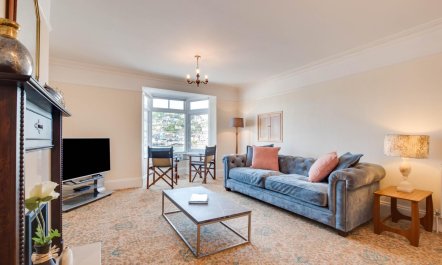 3 Bed in Dartmouth 2