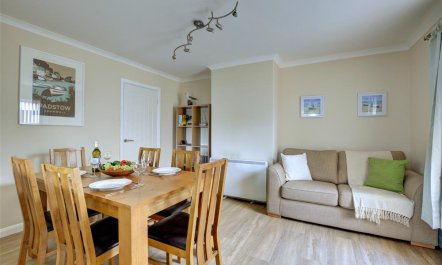 2 Bed in Padstow 3