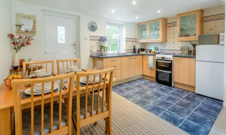 2 Bed in Penzance 1