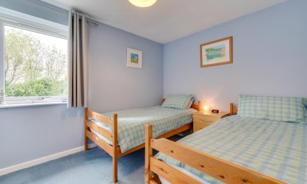 2 Bed in Penzance 9