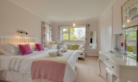 3 Bed in Holt 9