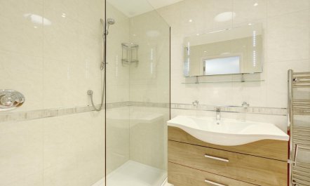 4 Bed in Mawgan Porth 9