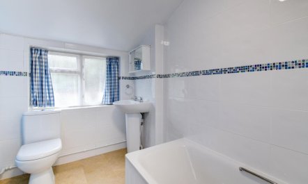 3 Bed in Bridport 6
