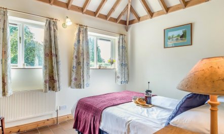 1 Bed in Mattishall 8