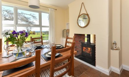 4 Bed in Llanbedrog 5