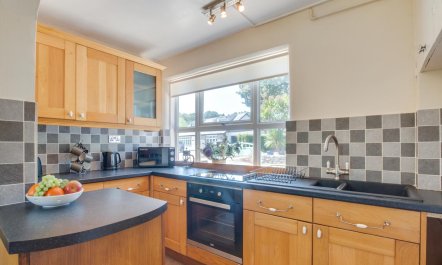 4 Bed in Llanbedrog 7