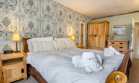 5 Bed in Bramfield 7