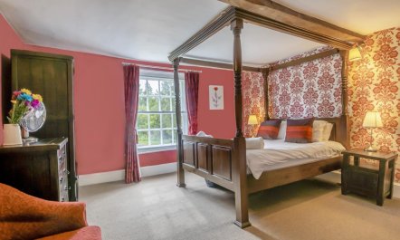 5 Bed in Bramfield 5