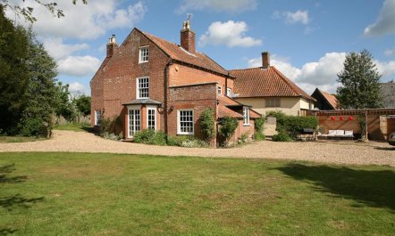 5 Bed in Bramfield 3