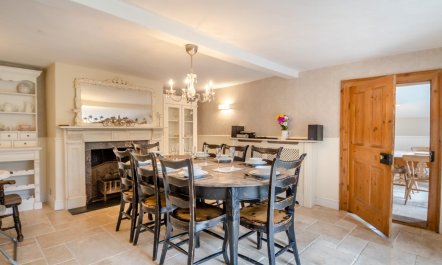 5 Bed in Bramfield 4