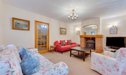 3 Bed in Hartfield 3