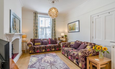 4 Bed in Whitby 1