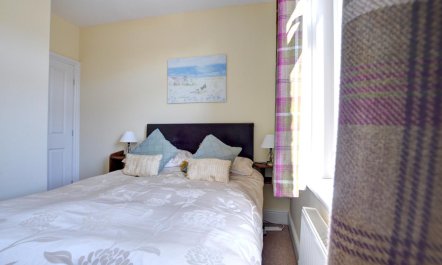 4 Bed in Whitby 8