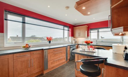 4 Bed in Appledore 3