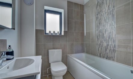 2 Bed in Westward Ho! 9