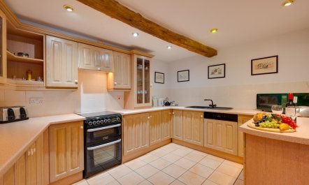 4 Bed in Slapton, 3