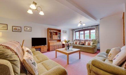 4 Bed in Slapton, 6