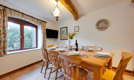 4 Bed in Slapton, 2