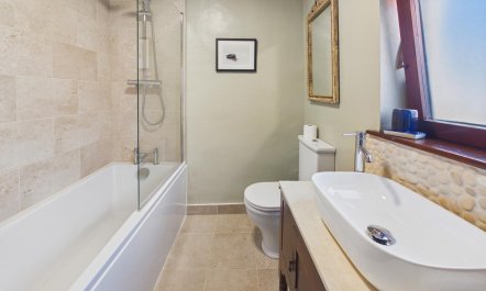 2 Bed in Whitby 7