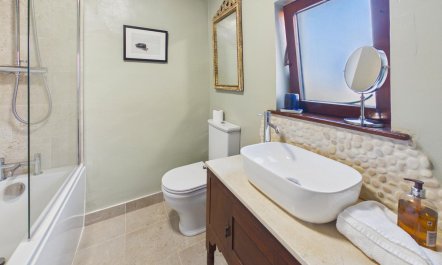 2 Bed in Whitby 8