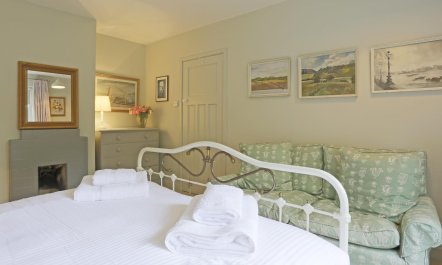 4 Bed in Walberswick 9