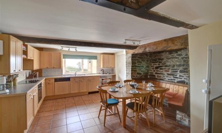 4 Bed in Presteigne 2