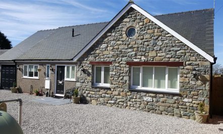 3 Bed in Dyffryn Ardudwy 2