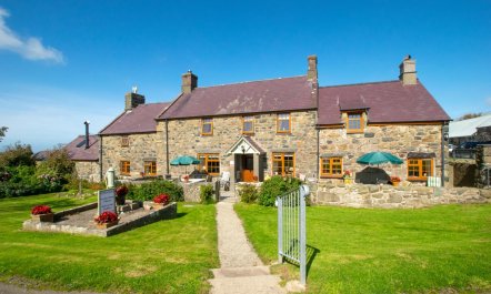 1 Bed in Aberdaron 2