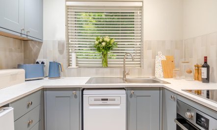 2 Bed in Weybourne 5