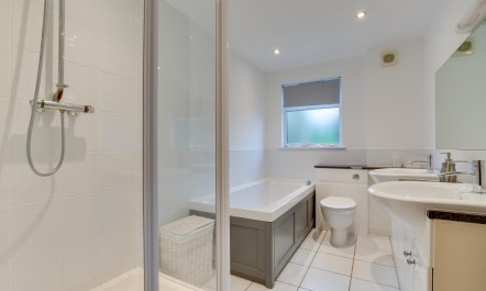 4 Bed in St Columb 7