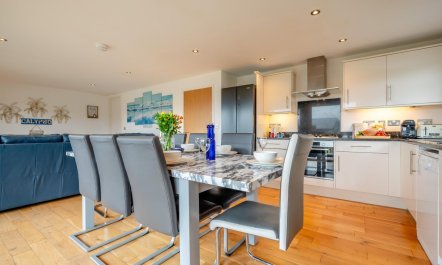 4 Bed in St Columb 8