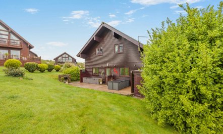 4 Bed in St Columb 2