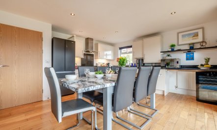 4 Bed in St Columb 7