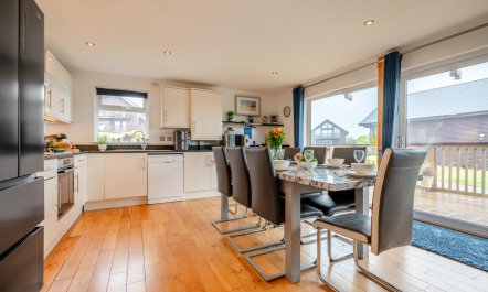 4 Bed in St Columb 2