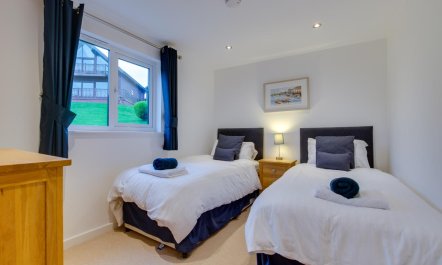 4 Bed in St Columb 8