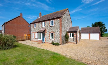 3 Bed in Trimingham 5