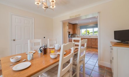 3 Bed in Trimingham 8