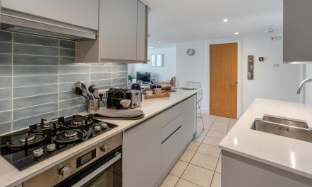 2 Bed in St. Ives 7