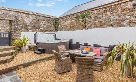 3 Bed in Hartland 1