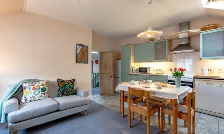 2 Bed in Brighton & Hove 1