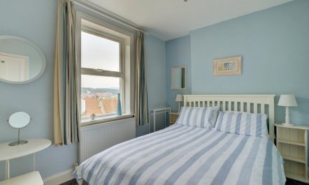 2 Bed in Whitby 7