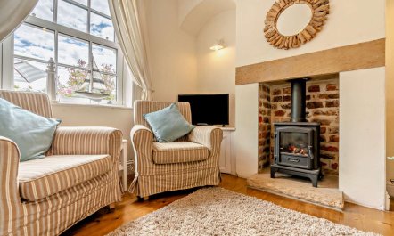 2 Bed in Whitby 8