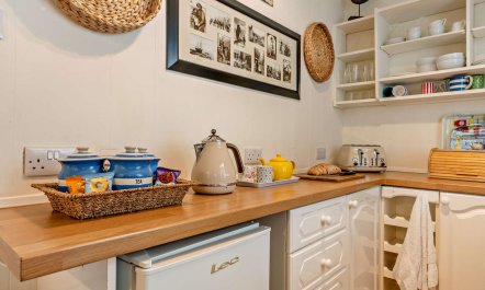 2 Bed in Whitby 7